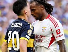 IM体育官方网-火药味十足：球场上的激烈比拼的简单介绍