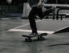 IM体育官方平台-班凯罗全面爆发率老鹰展翅高飞，关键战力克国王显争冠雄心