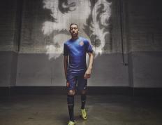 IM体育网页版登录入口-斯坦福桥的险胜与伯纳乌的纪录，切尔西与贝林厄姆的双重奏