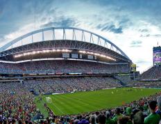 IM Sport-快船完胜福建队背后，东契奇状态火热，折射出中美篮球的思维差异