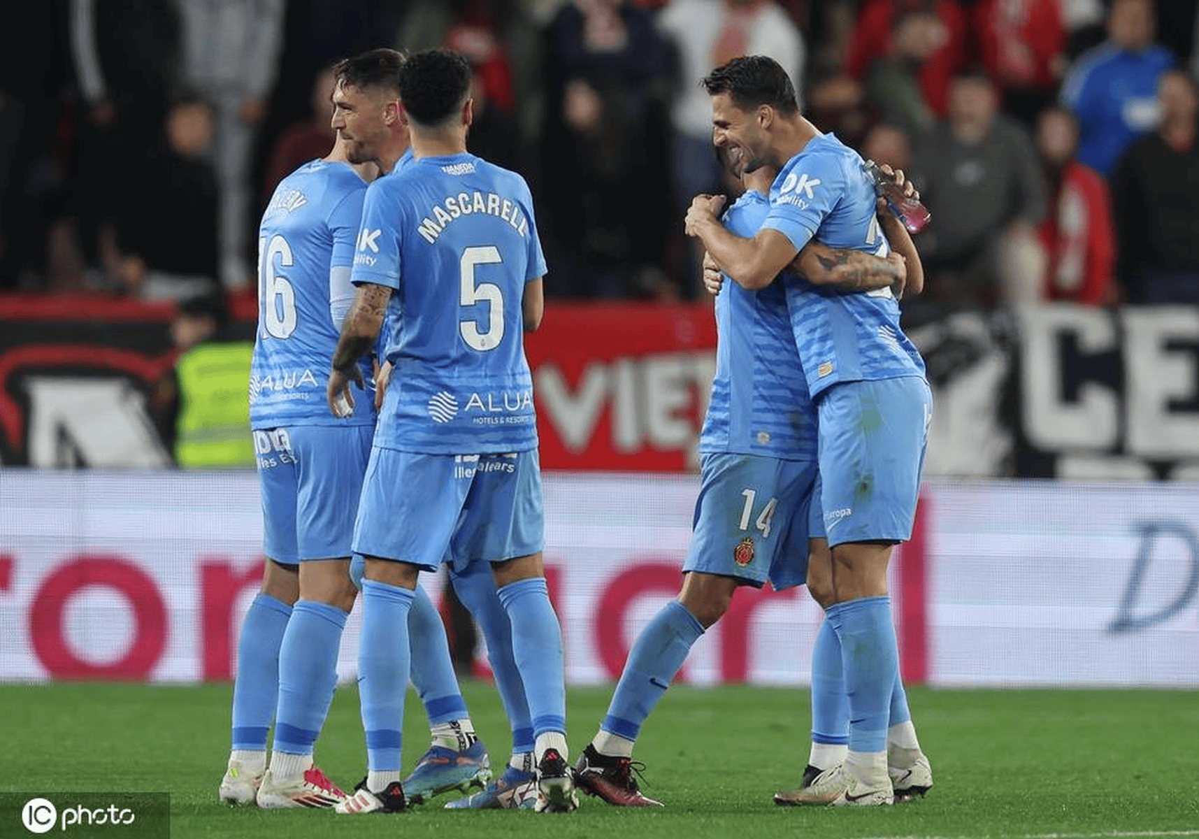 IM体育官网-瓦伦西亚鏖战塞维利亚，萨内送出助攻的简单介绍