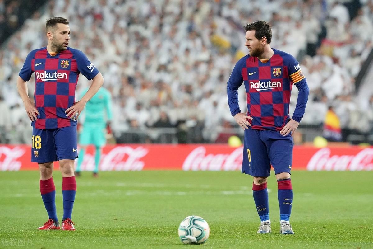 IM体育动画直播通道-关于波兰横扫曼城,莱万高光表现的信息