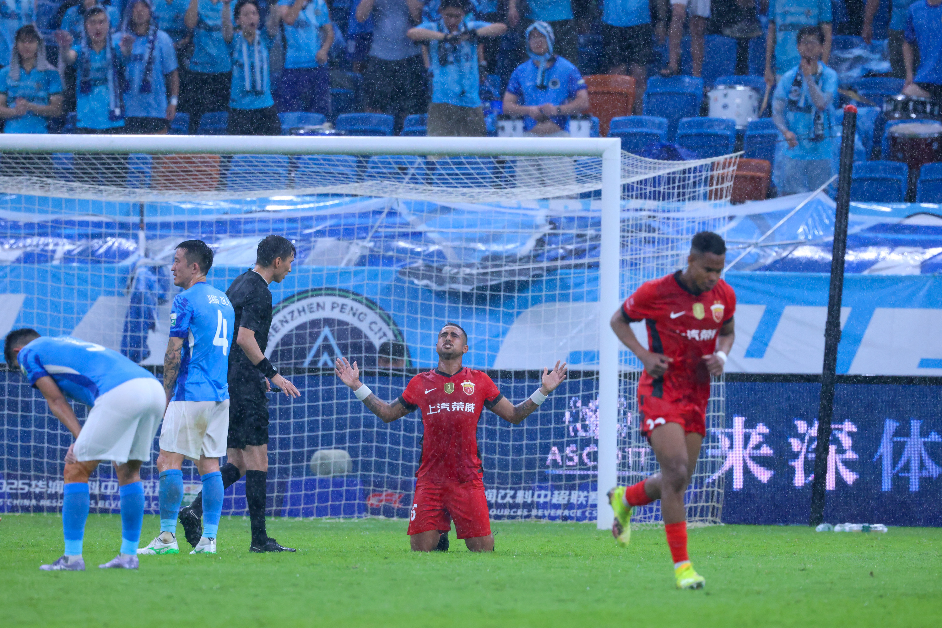 IM体育赛事直播入口-关于新赛季国内足球赛事开启,焦点纷呈的信息