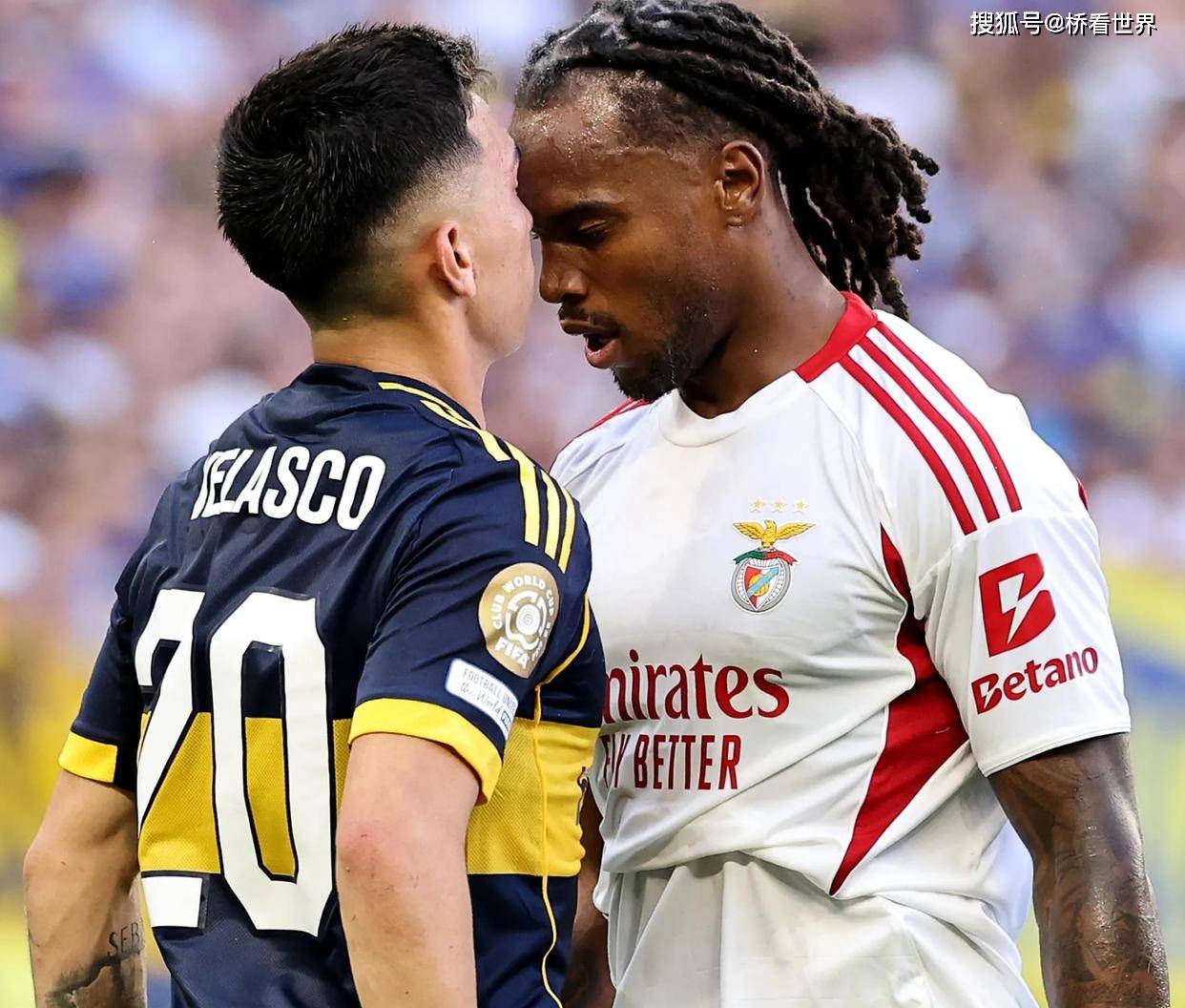 IM体育官方网-火药味十足:球场上的激烈比拼的简单介绍