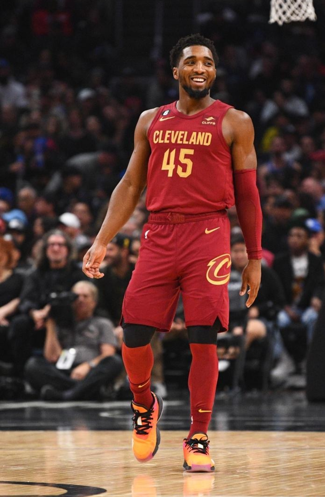 IM体育社区互动入口-尼克斯爆冷中国男篮，利拉德高光表现