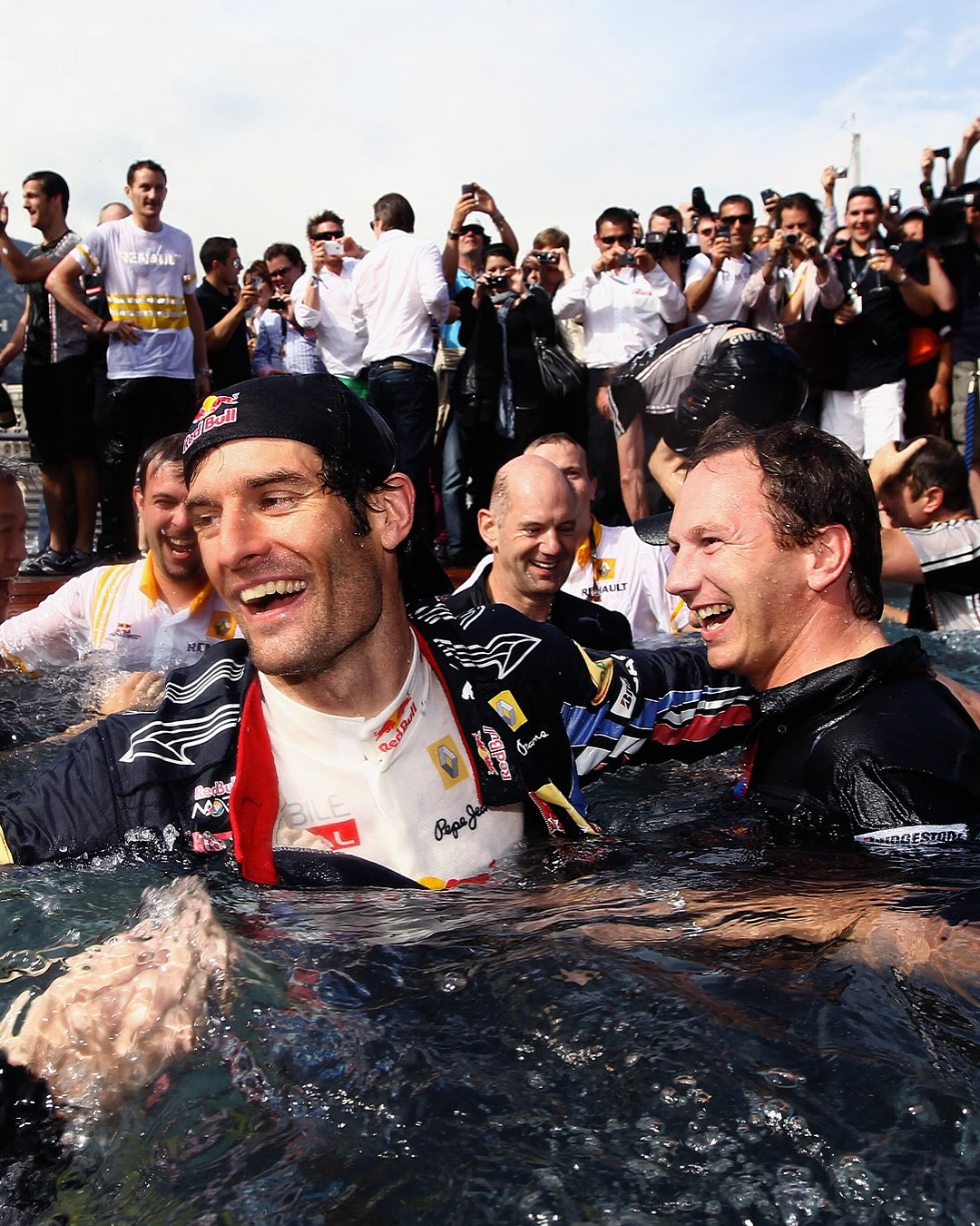 IM体育下载-索伯车队翻盘红牛车队,诺里斯统治全场的简单介绍