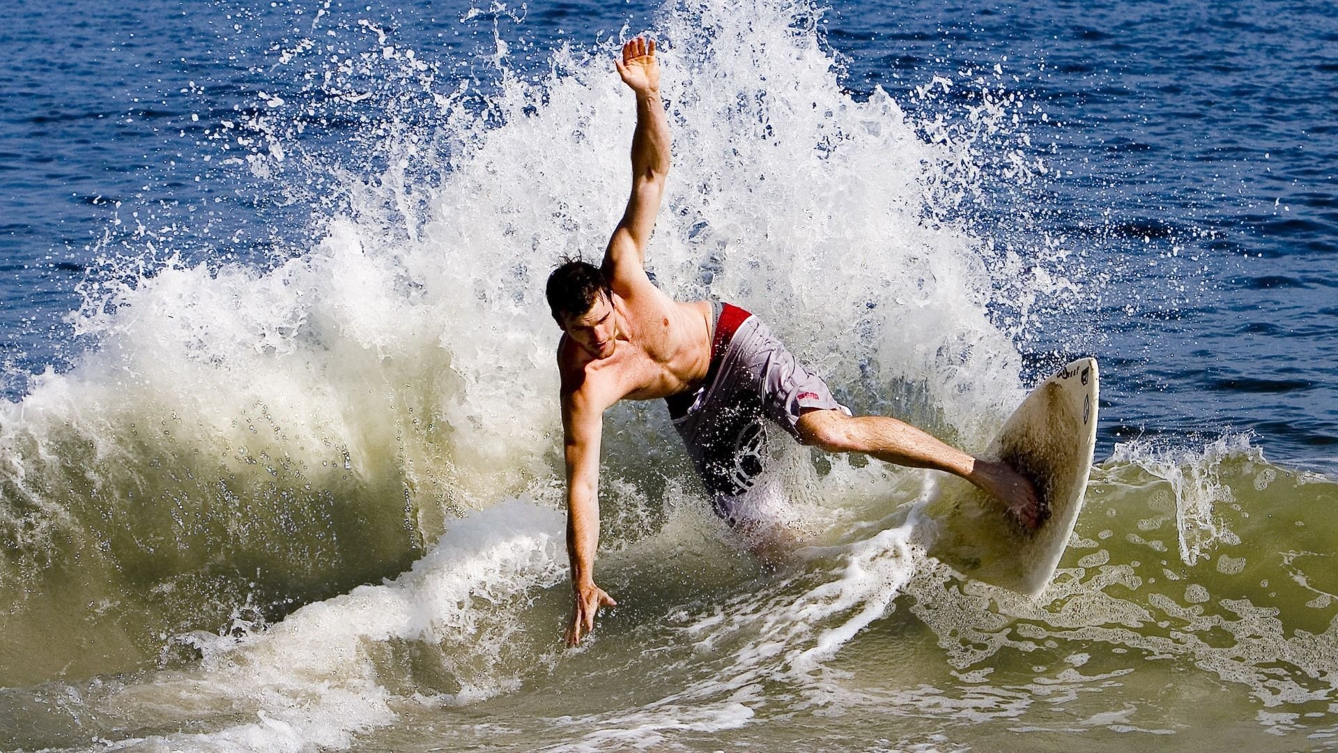 IM体育在线注册-孔德一剑封喉！AC米兰生死战力克洪都拉斯，绝境中诞生关键先生