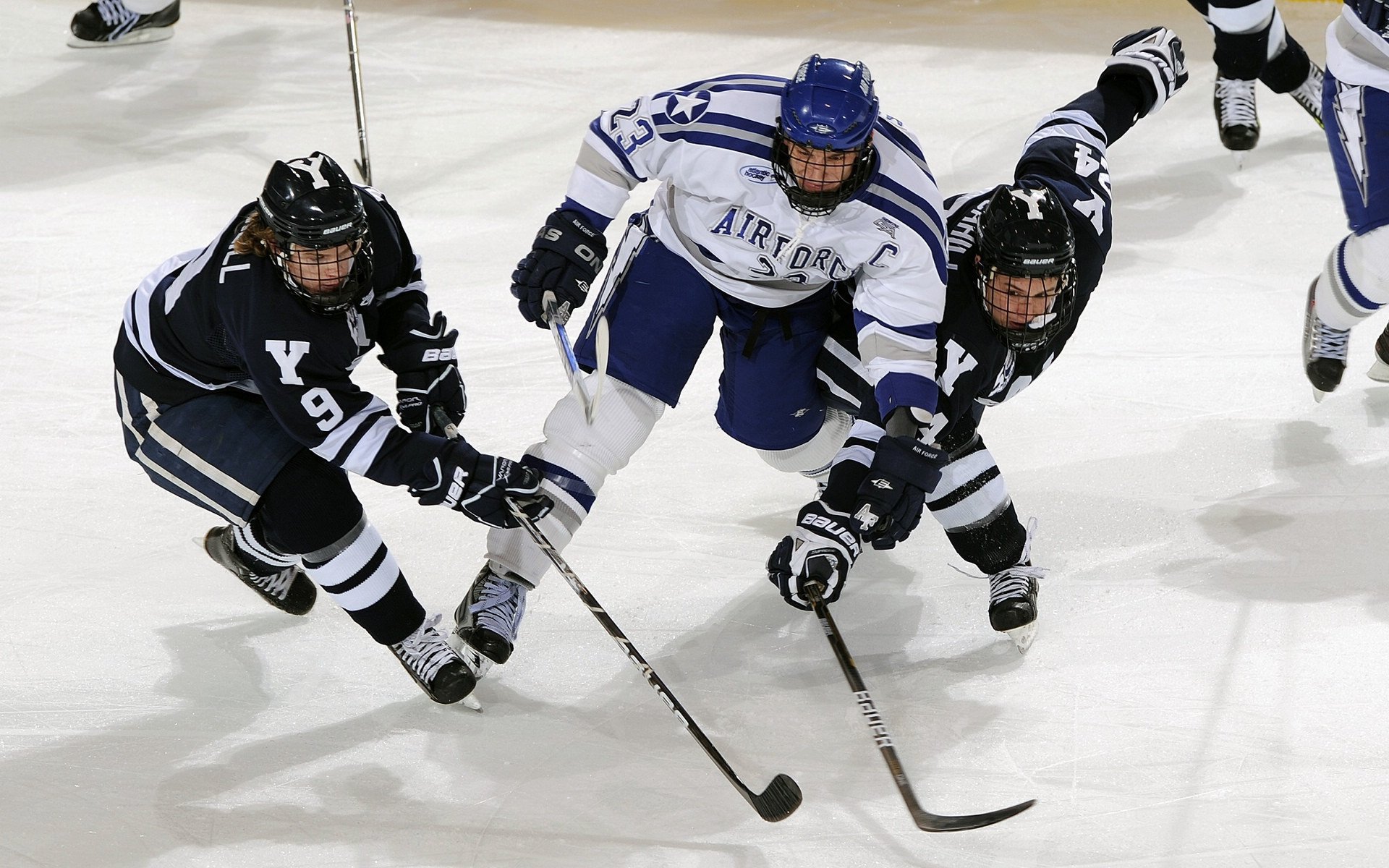 IM体育下载-绝境中的红白交响曲，卡塞米罗一锤定音，拜仁史诗逆转尤文